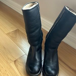 Ugg black women’s size 8 tall boots